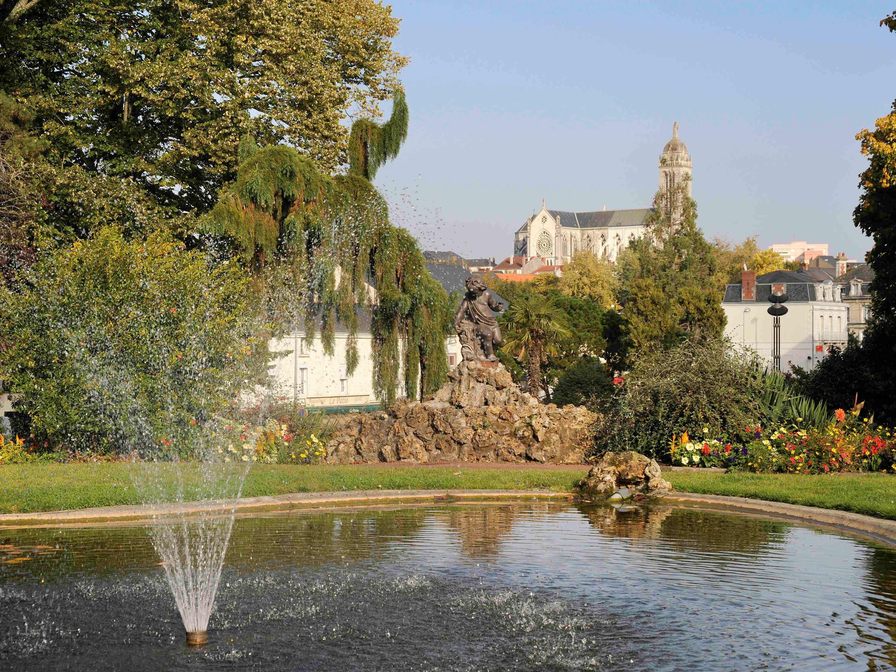 Mercure Cholet Centre Exterior foto