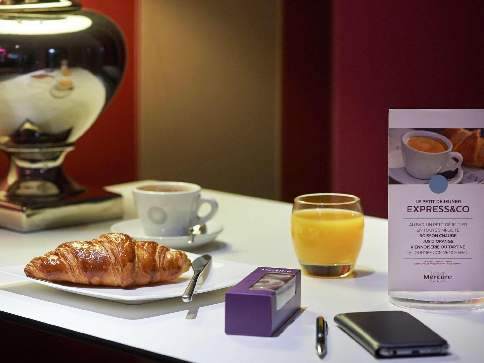 Mercure Cholet Centre Exterior foto